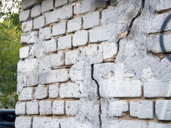 Cracked Brick Wall Repair in Willoughby